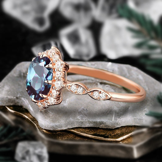 Vintage Alexandrite Engagement Ring Oval Shape Anniversary Ring Solid Gold Solitaire Unique Alexandrite Ring for Women