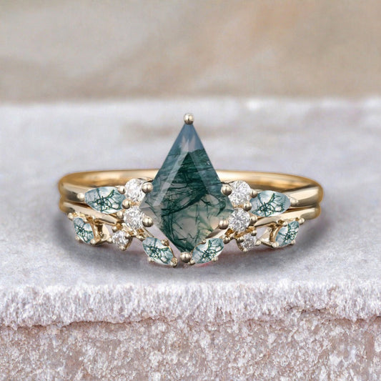 Kite cut green moss agate ring set rose gold 6 prong art deco unique engagement ring set women dainty diamond ring set Personalized anniversary gift