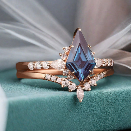 Unique Kite Cut Alexandrite Engagement Ring Set Vintage Solid Gold Diamond Ring Set Women Bridal Promise Wedding Ring Set Anniversary Gift