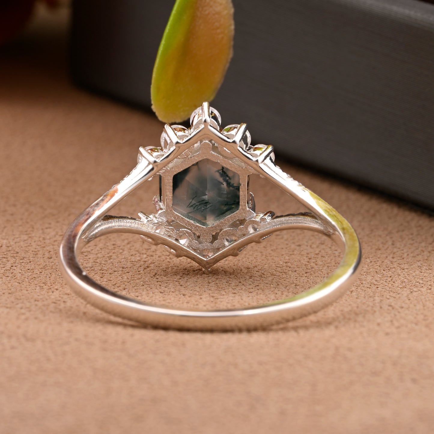 Vintage Moss Agate Engagement Ring Hexagon Shape Anniversary Ring Solid Gold Solitaire Unique Moss Agate Ring for Women
