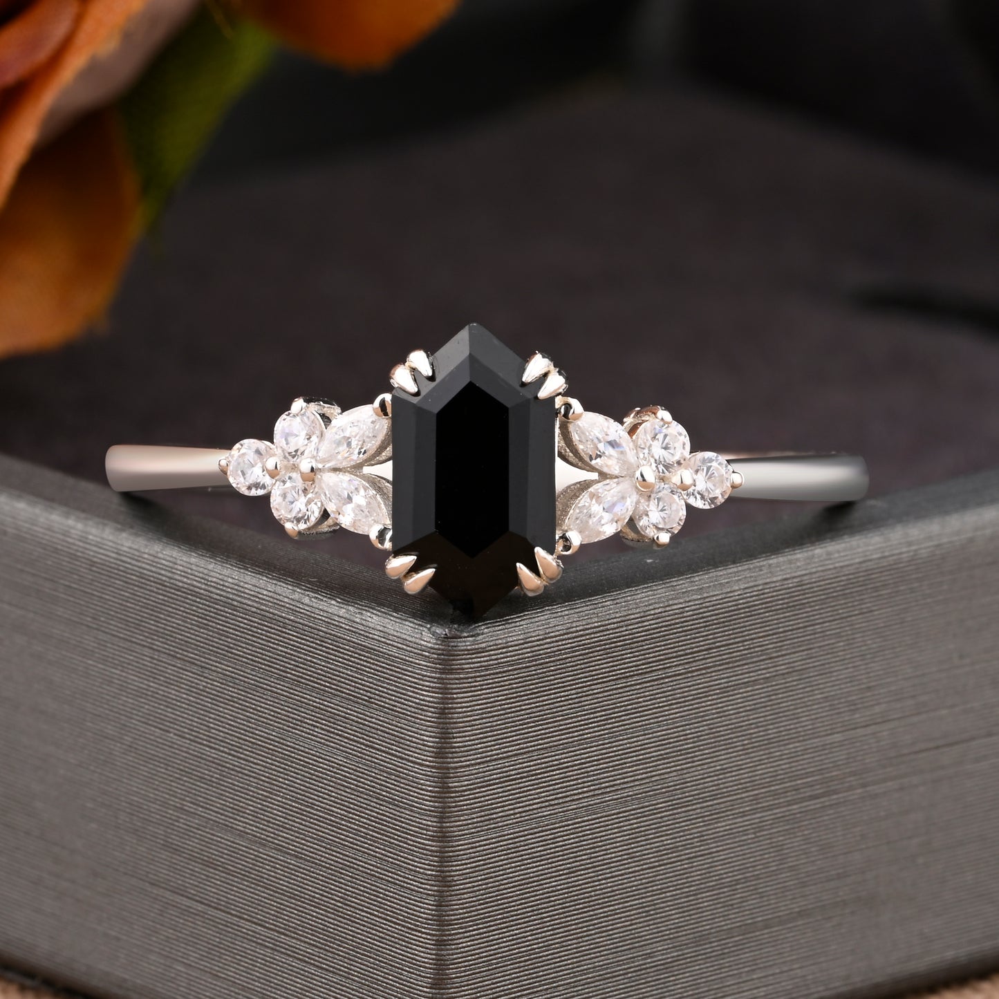 Bague de fiançailles vintage en saphir bleu-vert taille hexagonale Bague de promesse de mariage en saphir bleu-vert