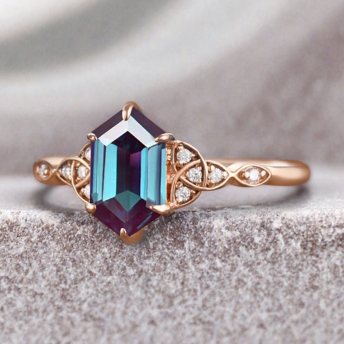 Bague de fiançailles en pierre de soleil ovale, bague de mariage unique en moissanite, cadeau pour elle