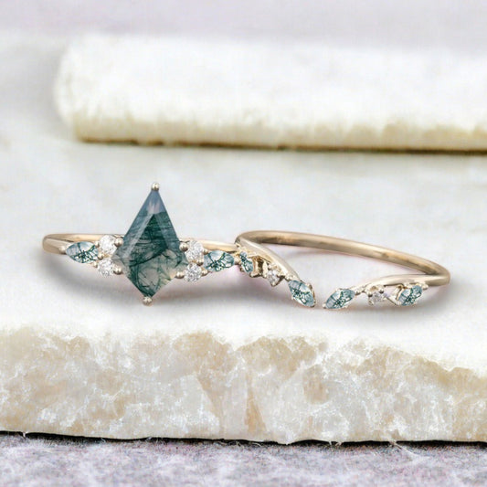 Kite cut green moss agate ring set rose gold 6 prong art deco unique engagement ring set women dainty diamond ring set Personalized anniversary gift