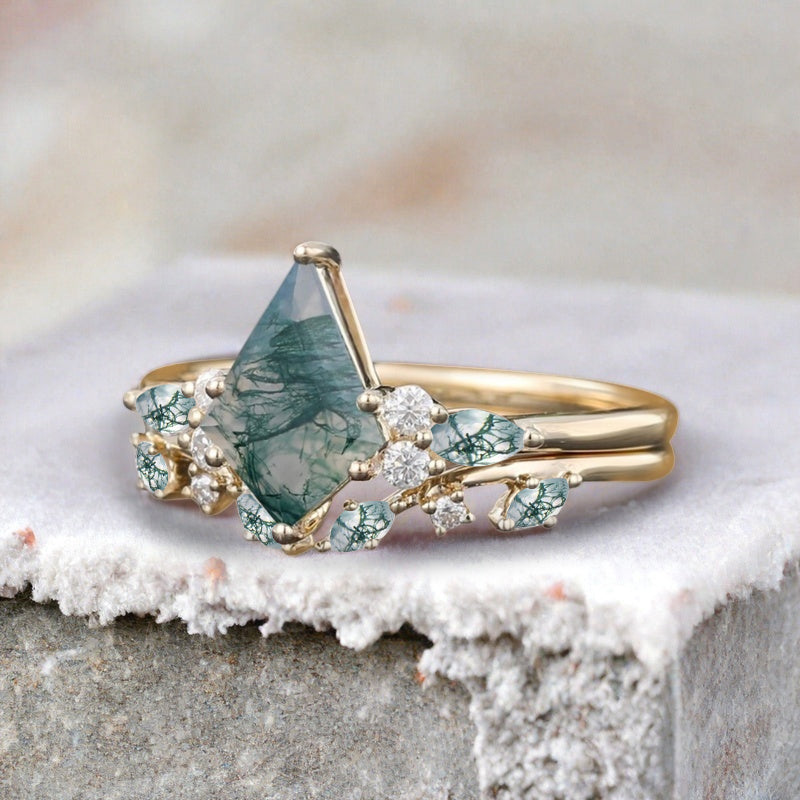 Kite cut green moss agate ring set rose gold 6 prong art deco unique engagement ring set women dainty diamond ring set Personalized anniversary gift