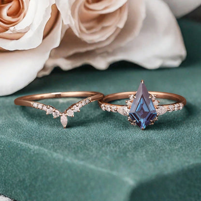 Bague de fiançailles vintage ovale en pierre de lune, bague de promesse unique en opale et moissanite