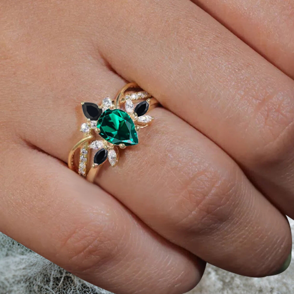 Vintage Emerald Engagement Ring Set Women Unique Rose Gold Pear Shaped Cluster Ring Black Onyx Wedding Ring Bridal Anniversary Gift Ring