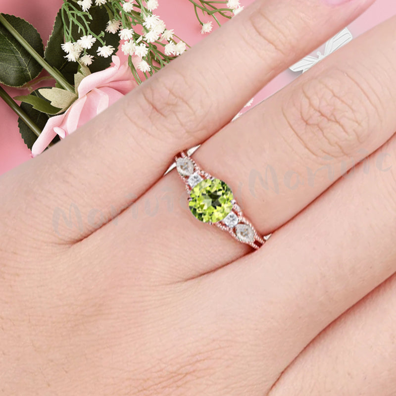 Bague de fiançailles vintage ovale en pierre de lune, bague de promesse unique en opale et moissanite
